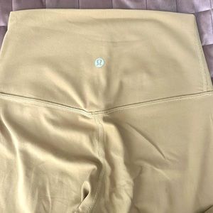 LuLuLemon leggings size 4 in excellent condition